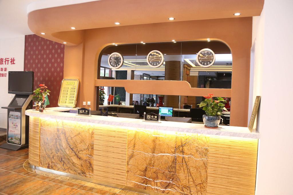 Qingdao Fu Yong Hotel Buitenkant foto